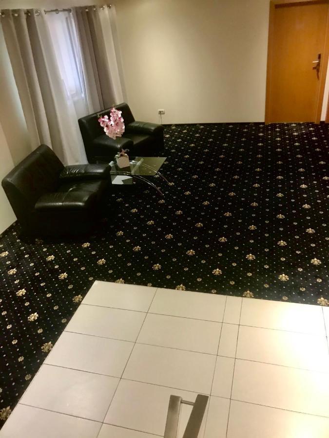 Hotel Vandia ティミショアラ エクステリア 写真
