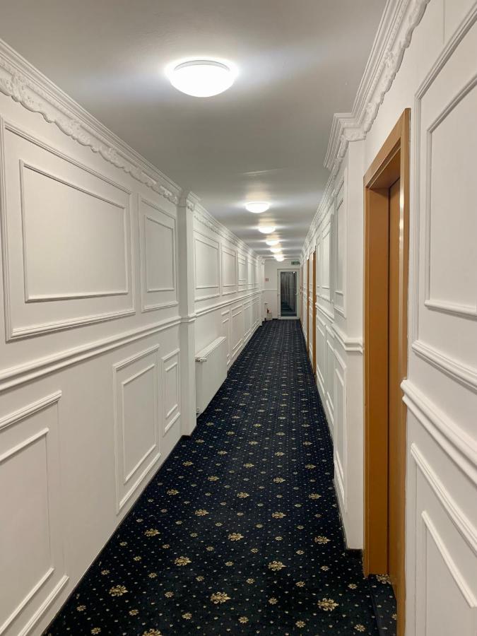Hotel Vandia ティミショアラ エクステリア 写真