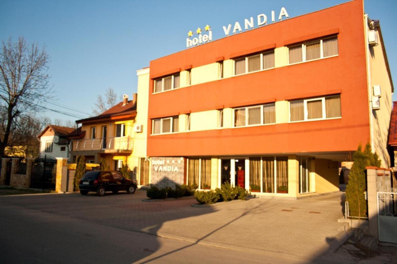 Hotel Vandia ティミショアラ エクステリア 写真